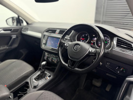 
                                                                                        Voiture
                                                                                         Volkswagen Tiguan 2.0 TDI BlueMotion Tech SE DSG 4Motion Euro 6 (s/s) 5dr