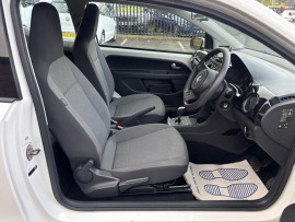 
                                                                                        Voiture
                                                                                         Volkswagen UP! Hatchback 1.0 BlueMotion Tech Move up! (2013/63) 3dr