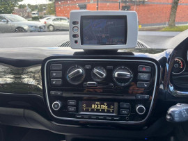 
                                                                                        Voiture
                                                                                         Volkswagen UP! Hatchback 1.0 High up! (2014/14) Hatchback 5dr