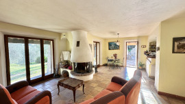 
                                                                                        Vente
                                                                                         .