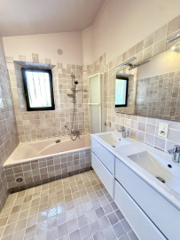 
                                                                                        Vente
                                                                                         .