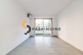 
                                                                                        Vente
                                                                                         .