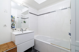 
                                                                                        Vente
                                                                                         .