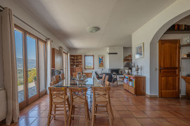 
                                                                                        Vente
                                                                                         .