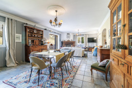 
                                                                                        Vente
                                                                                         .