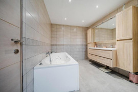 
                                                                                        Vente
                                                                                         .