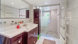 
                                                                                        Vente
                                                                                         .