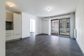 
                                                                                        Vente
                                                                                         .