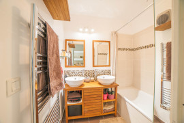 
                                                                                        Vente
                                                                                         .