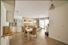 
                                                                                        Vente
                                                                                         .