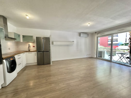 
                                                                                        Vente
                                                                                         .