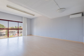 
                                                                                        Vente
                                                                                         .