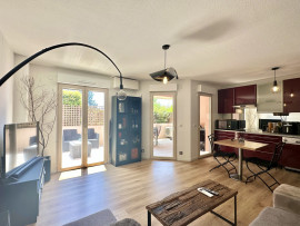 
                                                                                        Vente
                                                                                         .