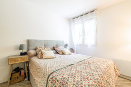 
                                                                                        Vente
                                                                                         .