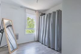 
                                                                                        Vente
                                                                                         .