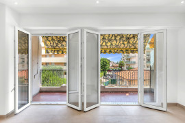 
                                                                                        Vente
                                                                                         .