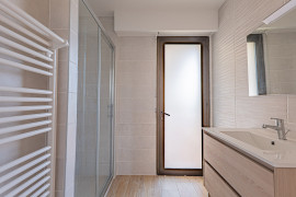 
                                                                                        Vente
                                                                                         .