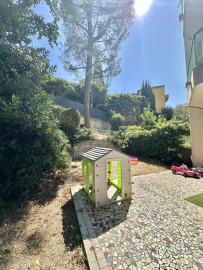 
                                                                                        Vente
                                                                                         .