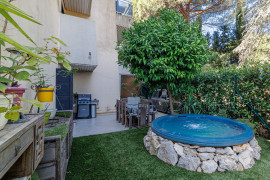 
                                                                                        Vente
                                                                                         .