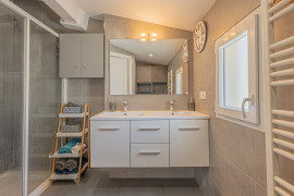 
                                                                                        Vente
                                                                                         .