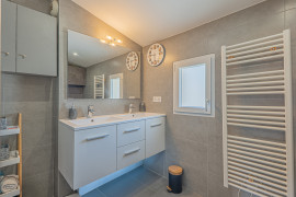 
                                                                                        Vente
                                                                                         .