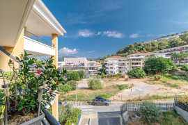 
                                                                                        Vente
                                                                                         .