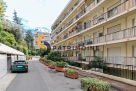 
                                                                                        Vente
                                                                                         .