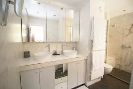 
                                                                                        Vente
                                                                                         .