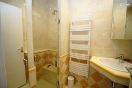 
                                                                                        Vente
                                                                                         .