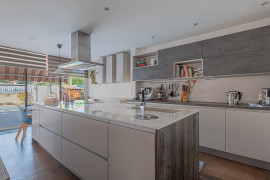 
                                                                                        Vente
                                                                                         .