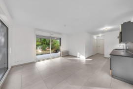 
                                                                                        Vente
                                                                                         .