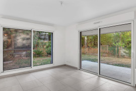 
                                                                                        Vente
                                                                                         .