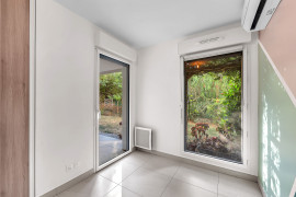 
                                                                                        Vente
                                                                                         .