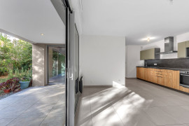 
                                                                                        Vente
                                                                                         .