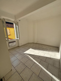 
                                                                                        Vente
                                                                                         .