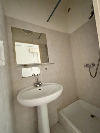 
                                                                                        Vente
                                                                                         .