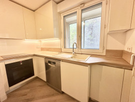 
                                                                                        Vente
                                                                                         .