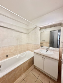 
                                                                                        Vente
                                                                                         .