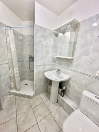 
                                                                                        Vente
                                                                                         .