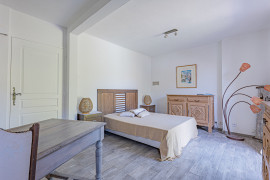 Vente
                                                                                .