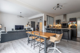 
                                                                                        Vente
                                                                                         .