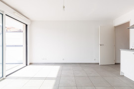 
                                                                                        Vente
                                                                                         .