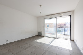 
                                                                                        Vente
                                                                                         .