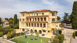 
                                                                                        Vente
                                                                                         .