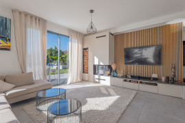 
                                                                                        Vente
                                                                                         .