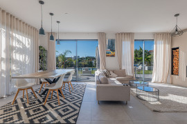 
                                                                                        Vente
                                                                                         .