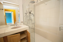 
                                                                                        Vente
                                                                                         .