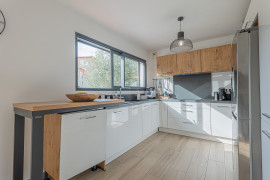 
                                                                                        Vente
                                                                                         .