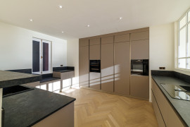 
                                                                                        Vente
                                                                                         .