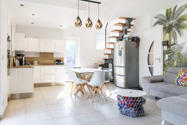 
                                                                                        Vente
                                                                                         .